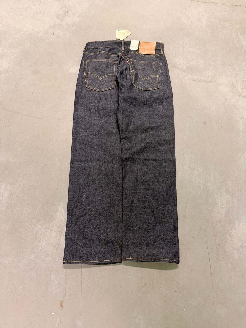 Levi's 501 Original Selvedge Denim Jeans - Picture 2 of 10